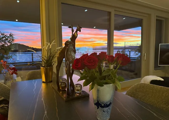 Sunset Magic, Amazing Views By The Sea *
